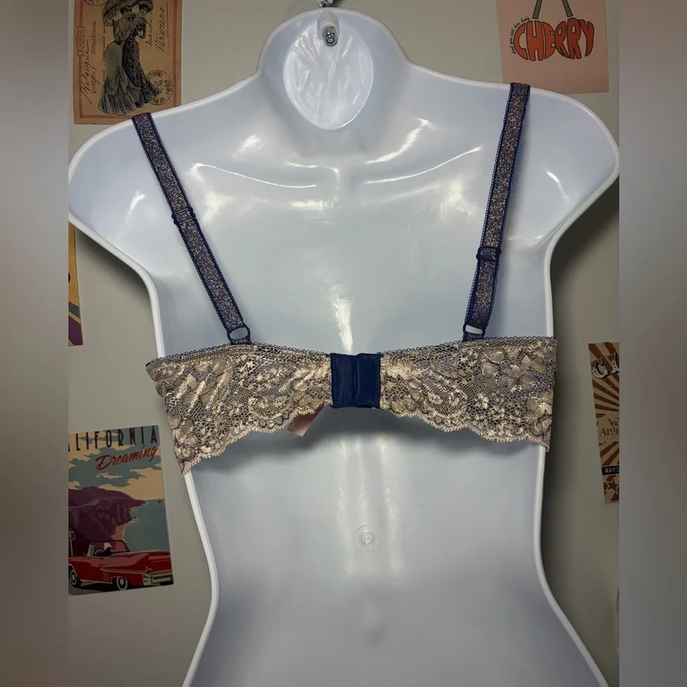 Victoria's Secret Navy and Beige Lace Underwire Bra